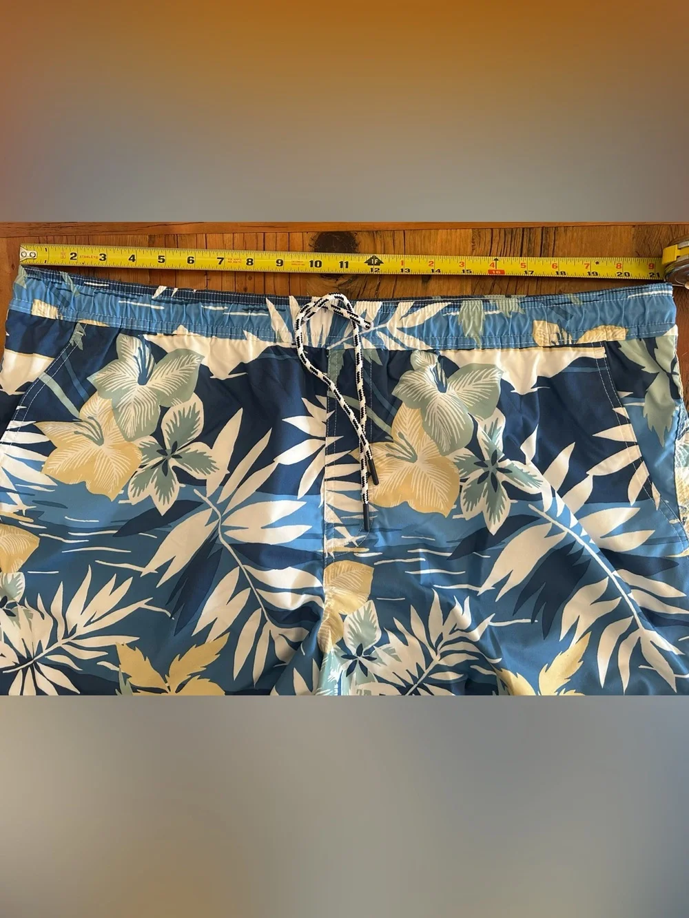 Men's American Eagle Blue Tropical Floral Swim Trunks XXL New Without Tag